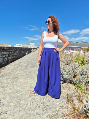 🌺  Inspiration été : 💙 Pantalon Héroïne en scuba crêpe cobalt - une allure spectaculaire tout en confort
